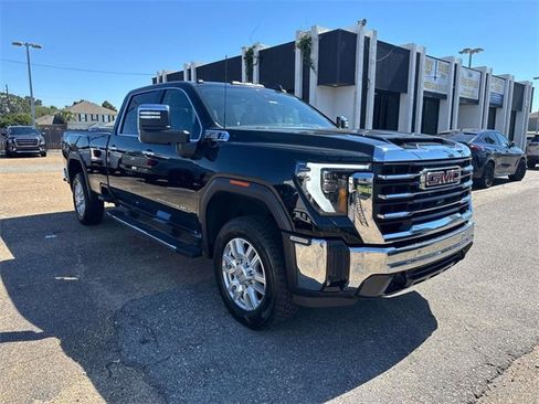 Used 2024 GMC Sierra 3500 SLT w/ SLT Premium Package image 4