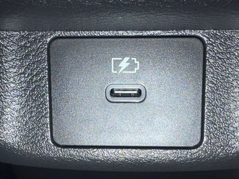 Used 2025 Nissan Versa SV w/ Trunk Package FWD image 29