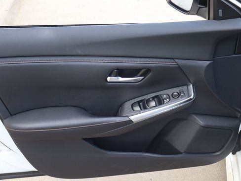 Used 2022 Nissan Sentra SR w/ Electronics Package FWD image 19