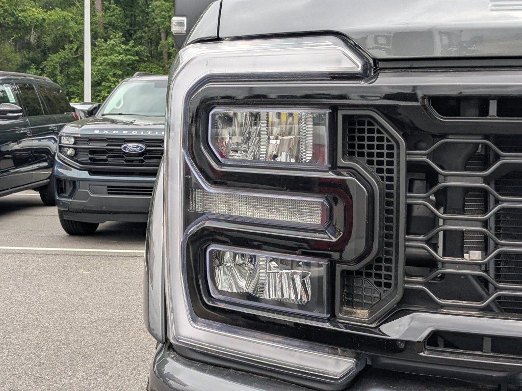 New 2026 Ford F250 Lariat w/ Black Appearance Package AWD/4WD image 11