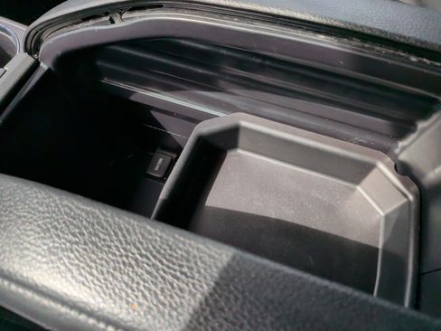Used 2019 Toyota Highlander XLE AWD/4WD image 21