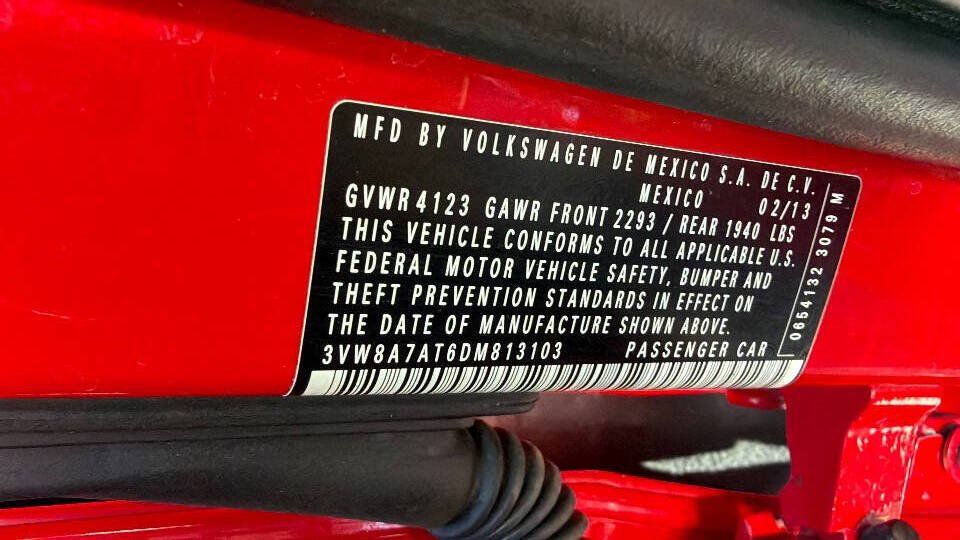 Used 2013 Volkswagen Beetle 2.0T FWD image 22