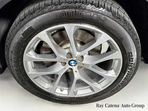Used 2022 BMW X5 xDrive40i w/ Premium Package AWD/4WD image 32