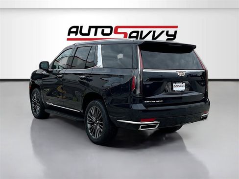 Used 2022 Cadillac Escalade Luxury w/ LPO, Floor Liner Package image 5