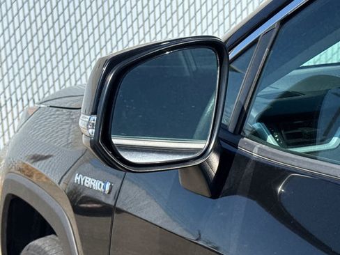 Used 2021 Toyota RAV4 LE AWD/4WD image 11