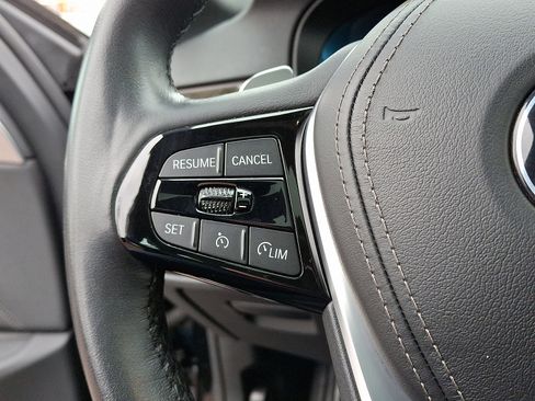 Used 2022 BMW 530i xDrive w/ Premium Package image 21