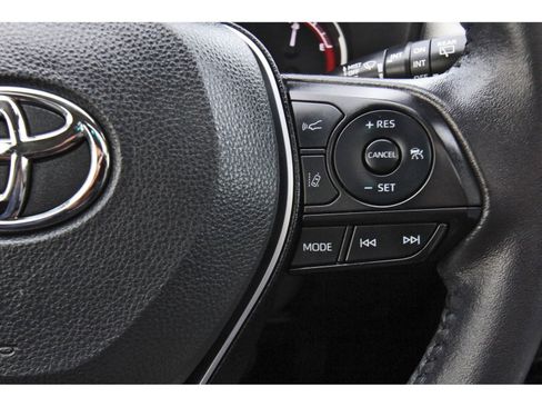 Used 2023 Toyota RAV4 XLE Premium image 19