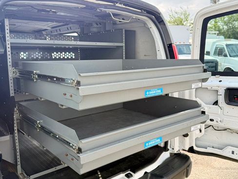 Used 2018 Chevrolet Express 2500 w/ Driver Convenience Package RWD image 15