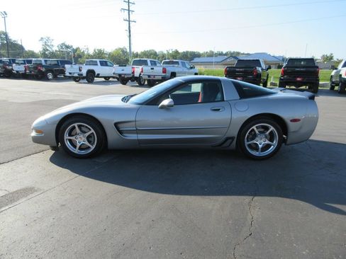 Used 2002 Chevrolet Corvette Coupe w/ Preferred Equipment Group2 RWD image 8