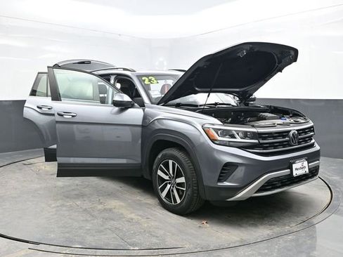 Used 2023 Volkswagen Atlas SE image 35