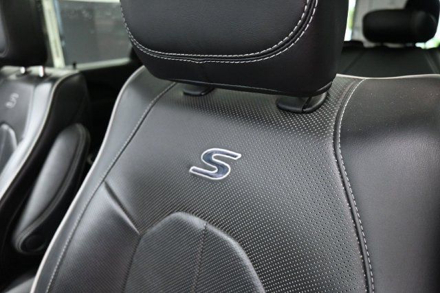 Used 2025 Chrysler Pacifica Limited FWD image 41