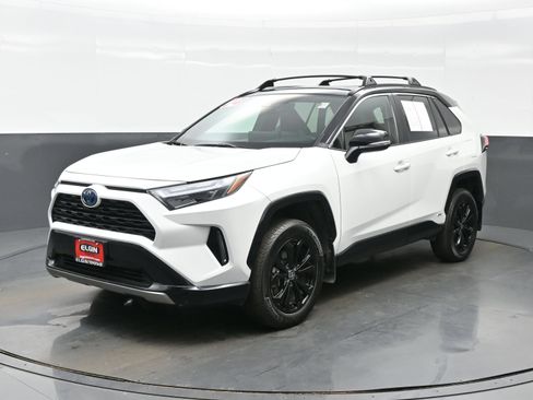 Used 2024 Toyota RAV4 XSE AWD/4WD image 2