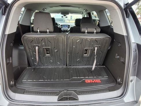 Certified 2023 GMC Acadia SLE w/ Driver Convenience Package image 16