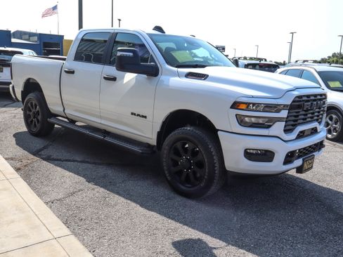 Used 2026 RAM 2500 Big Horn AWD/4WD image 3