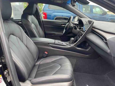 Used 2019 Toyota Avalon XLE image 21