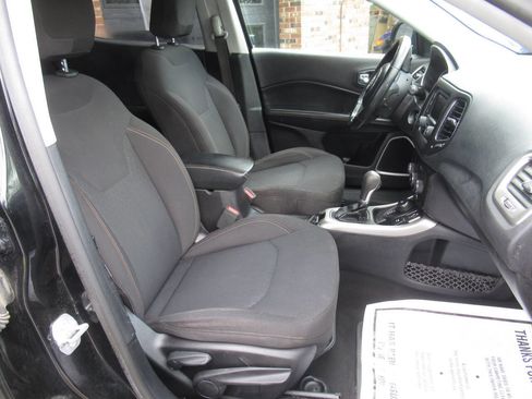 Used 2017 Jeep Compass Sport w/ Cold Weather Group AWD/4WD image 6