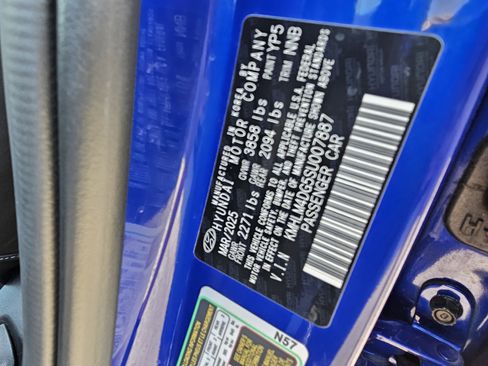 Certified 2025 Hyundai Elantra Sport image 10