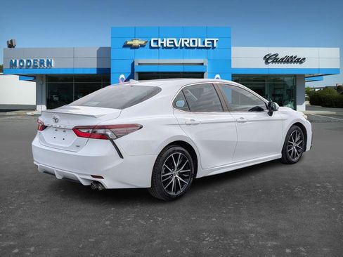 Used 2022 Toyota Camry SE w/ Convenience Package image 7