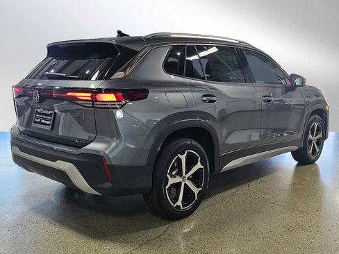 New 2026 Volkswagen Tiguan SE image 3