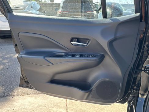 Used 2025 Nissan Versa SV FWD image 29