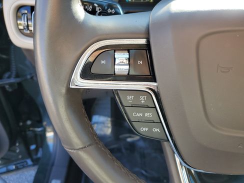 Used 2023 Lincoln Nautilus Reserve w/ Luxury Package image 27