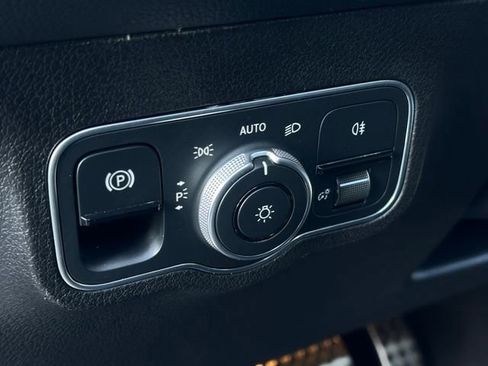 Used 2024 Mercedes-Benz GLB 250 image 18