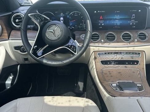 Used 2023 Mercedes-Benz E 350 4MATIC Sedan image 33