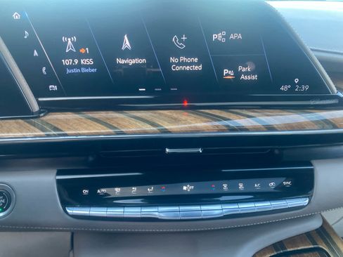 Certified 2021 Cadillac Escalade ESV Premium Luxury Platinum image 24