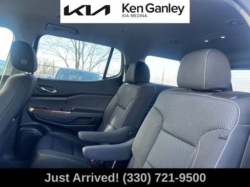 Used 2023 GMC Acadia SLE w/ Elevation Edition image 10