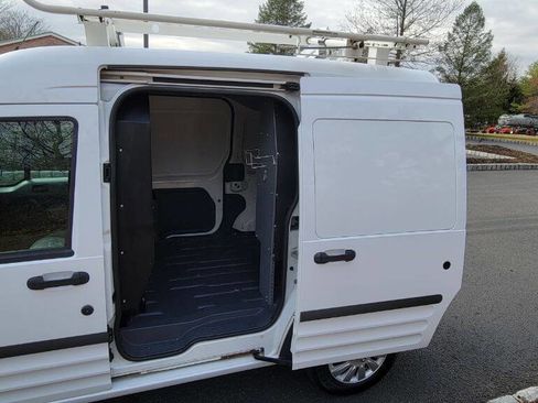 Used 2011 Ford Transit Connect XLT image 21
