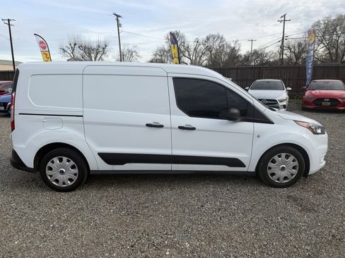 Used 2022 Ford Transit Connect XLT image 8