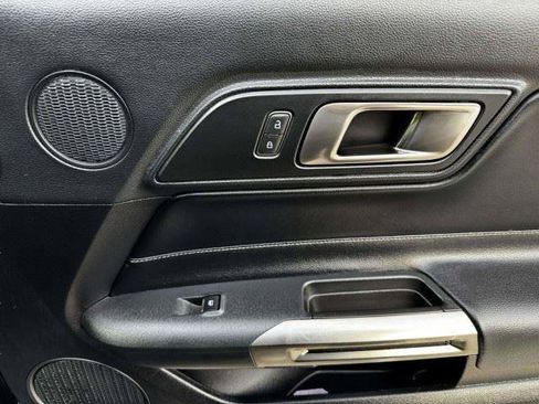 Used 2021 Ford Mustang Shelby GT500 w/ Carbon Fiber Track Pack RWD image 42