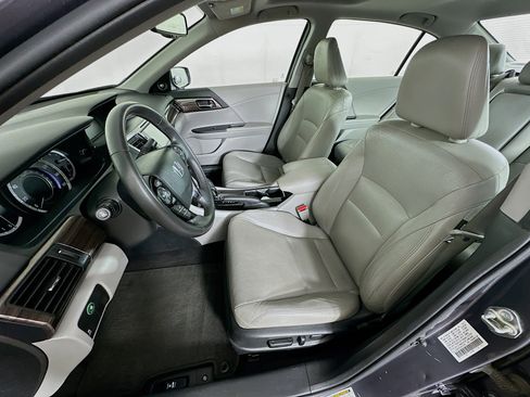 Used 2017 Honda Accord EX-L image 13