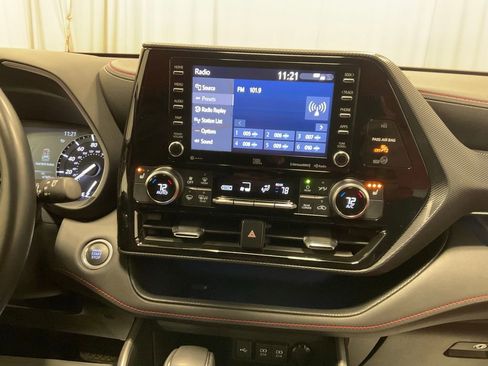 Used 2021 Toyota Highlander XSE image 13