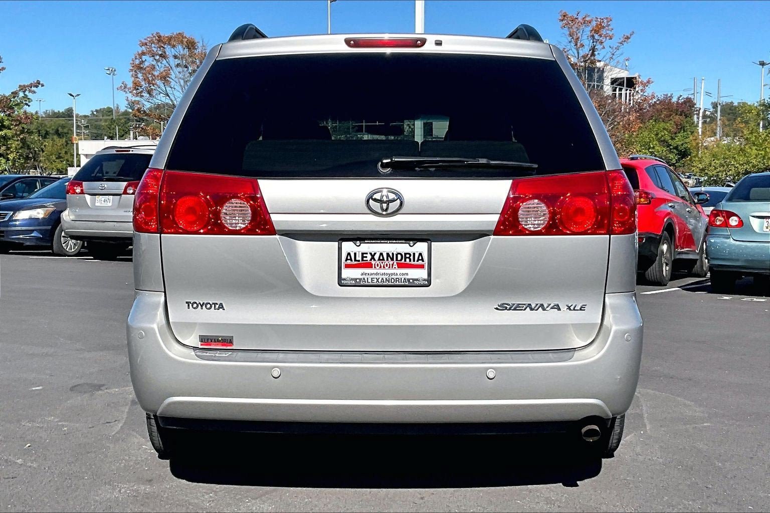 Used 2008 Toyota Sienna XLE FWD image 4