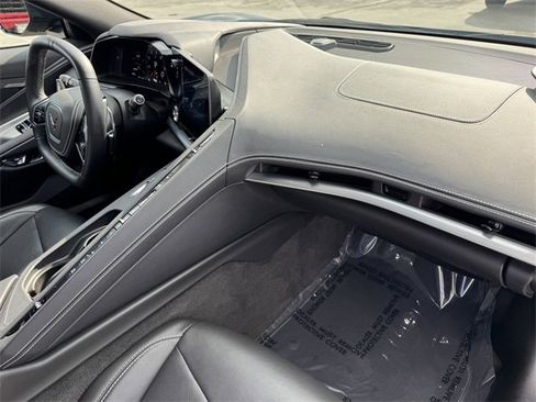 Used 2025 Chevrolet Corvette Stingray image 7