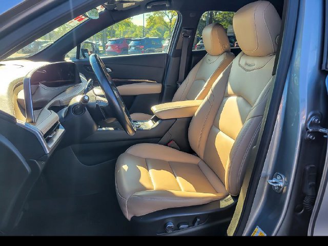 Certified 2025 Cadillac XT4 Premium Luxury FWD image 6