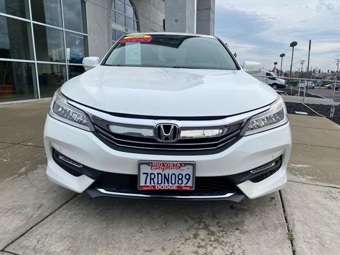 Used 2016 Honda Accord Touring image 13