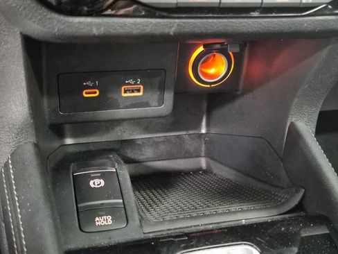 Used 2022 Nissan Kicks SR w/ Premium Package image 32