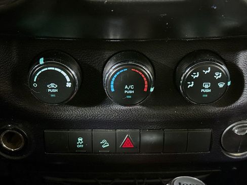 Used 2014 Jeep Wrangler Unlimited Sport w/ Connectivity Group image 13