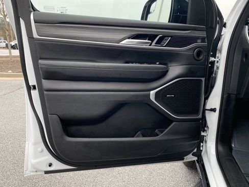 Used 2023 Jeep Wagoneer Series III w/ Preferred Equipment Group image 22