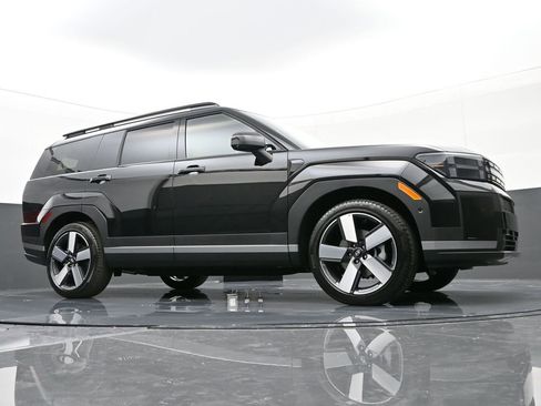 Used 2025 Hyundai Santa Fe Limited image 22