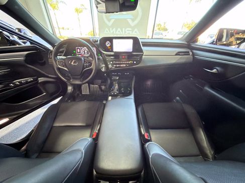 Used 2024 Lexus ES 300h w/ Premium Package FWD image 4