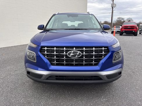Certified 2024 Hyundai Venue SEL image 2