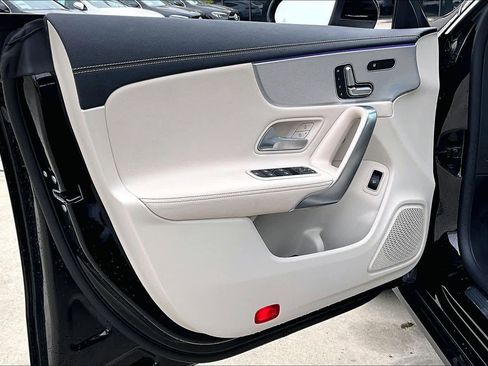 Used 2023 Mercedes-Benz CLA 250 image 21