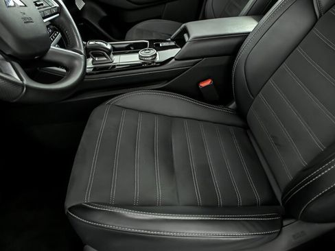 Used 2025 Mitsubishi Outlander AWD image 15