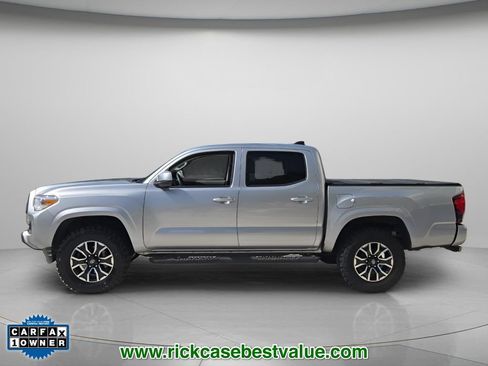 Used 2023 Toyota Tacoma SR AWD/4WD image 3