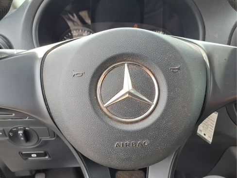 Used 2018 Mercedes-Benz Metris image 18