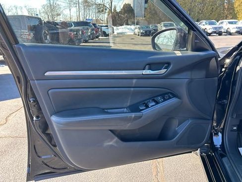 Certified 2024 Nissan Altima 2.5 SL image 9