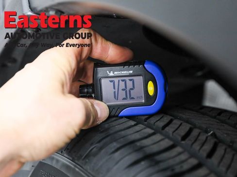 Used 2018 Toyota RAV4 XLE w/ Convenience Package image 29